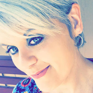 Meet your Posher, Crystal